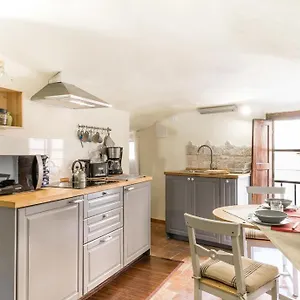 https://lion-s-cave-in-amphitheatre-inside-the-roman-wall.it-tuscanyhotel.com